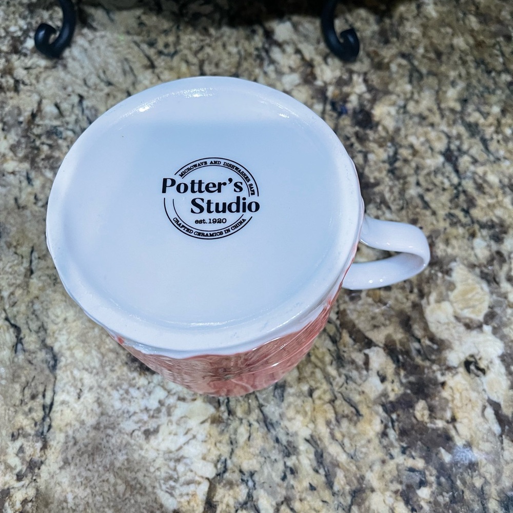 Potter’s Studio oversize 3d hibiscus floral mug - Brand new! - Picture 5 of 5